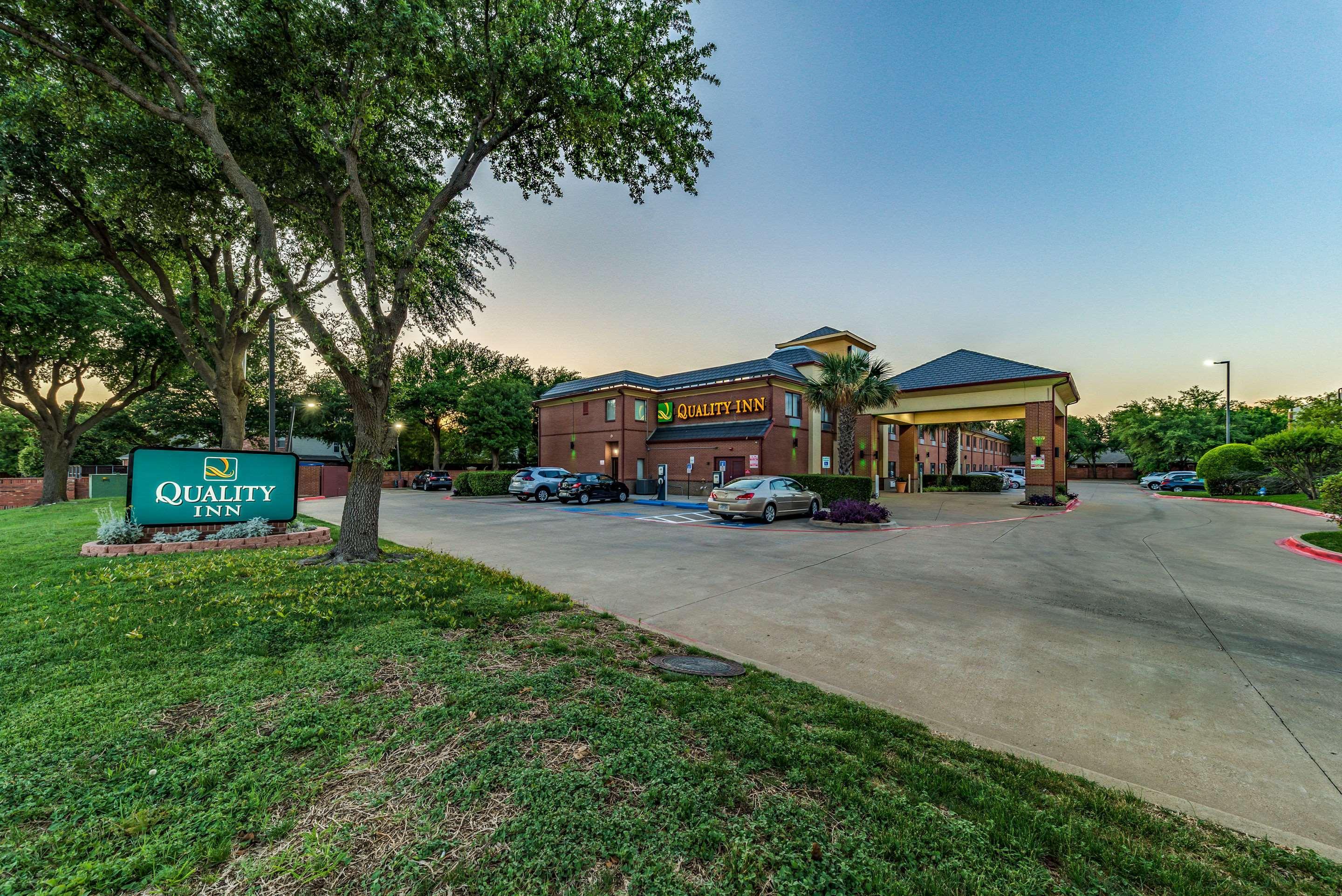 Quality West - Dallas 2* Plano